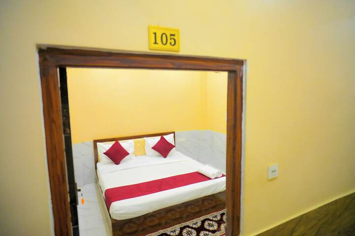 Room 11 of 33