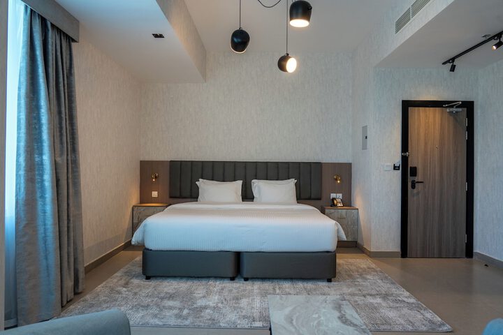 Room 33 of 110