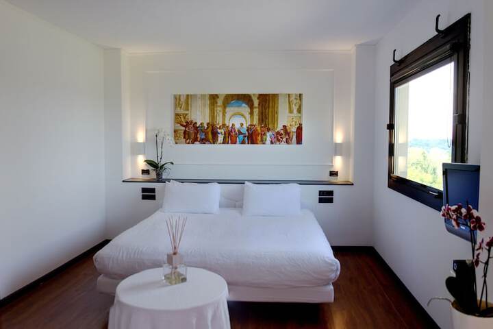 Room 10 of 87