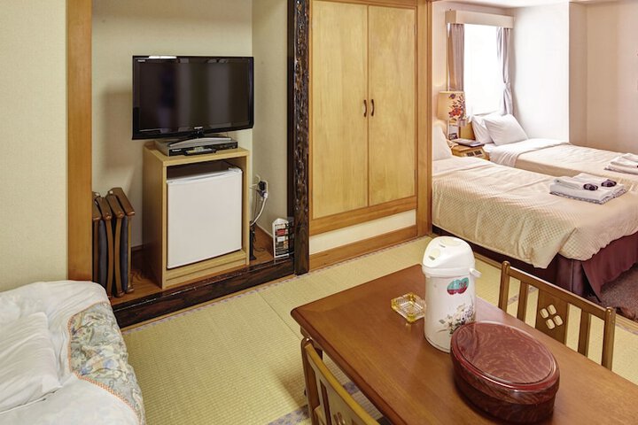 Room 12 of 48