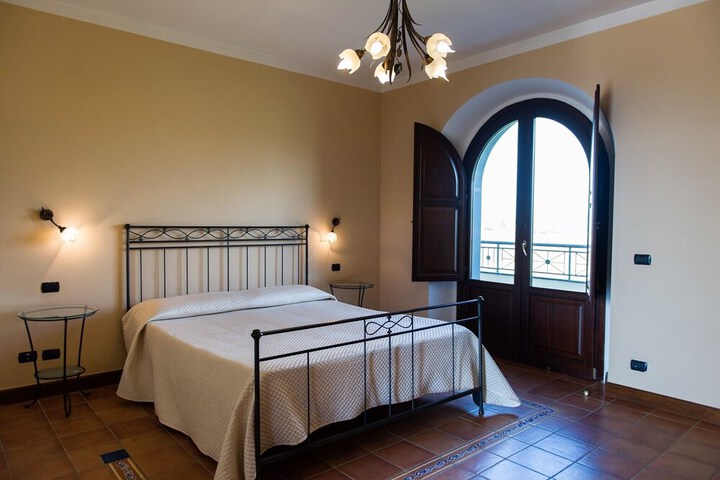 Room 3 of 50