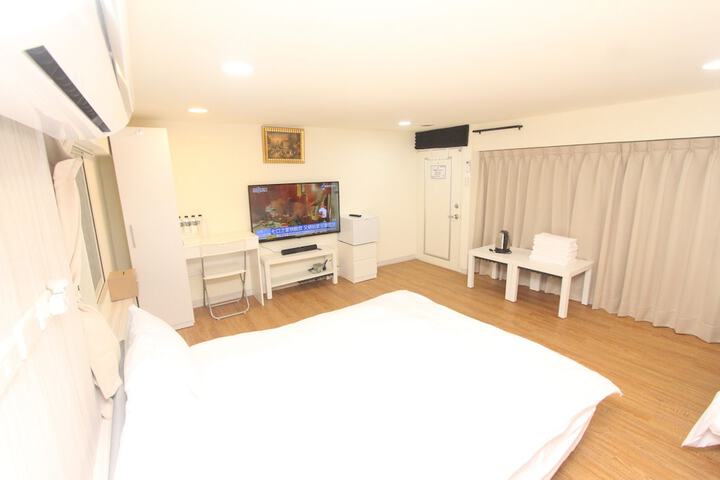 Room 58 of 246