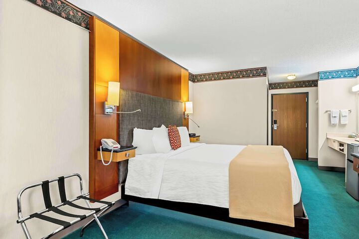 Room 14 of 38