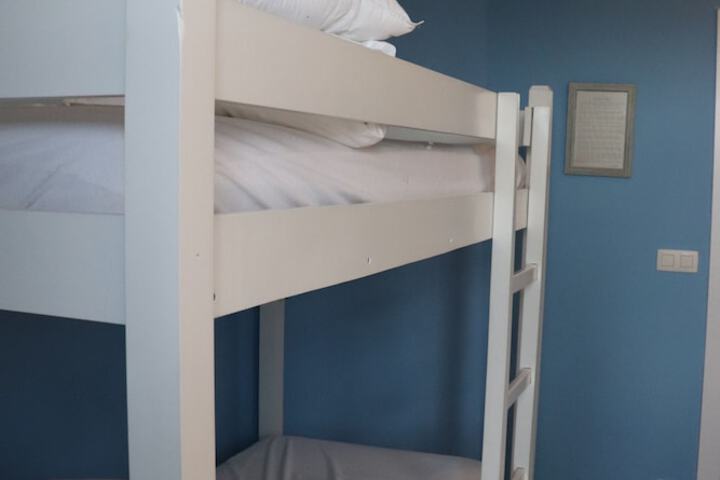 Room 25 of 51
