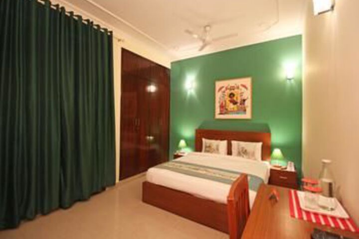 Room 15 of 27