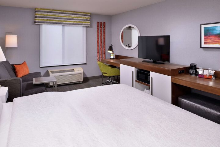 Room 27 of 65