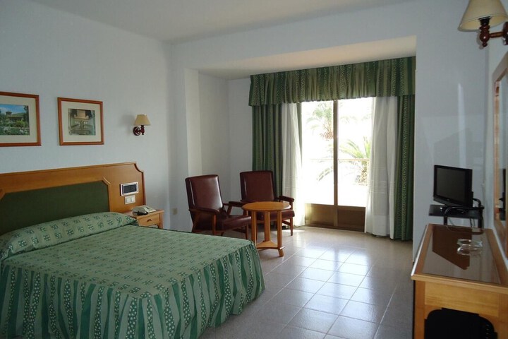 Room 17 of 34