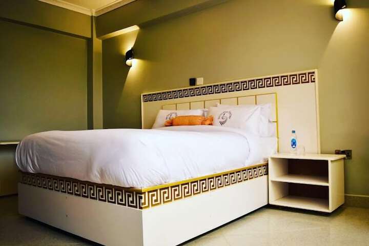 Room 3 of 41