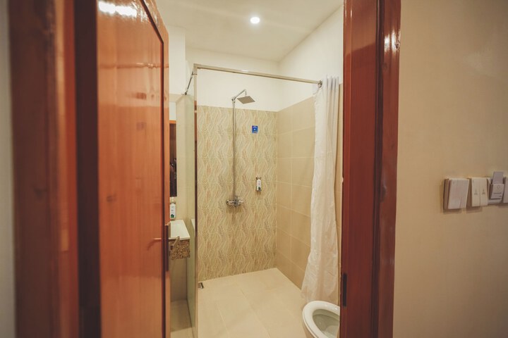 Room 18 of 37