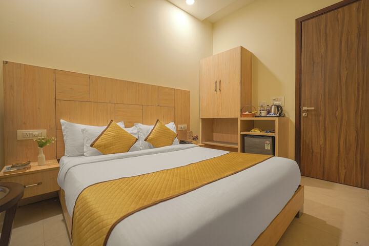 Room 44 of 80