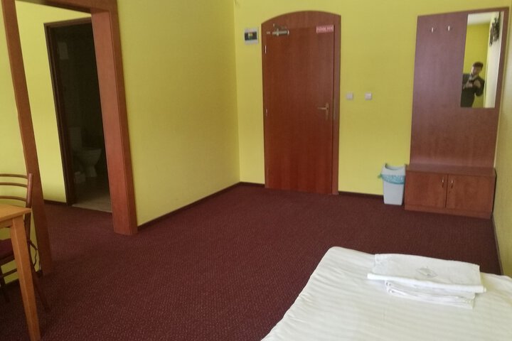 Room 34 of 52