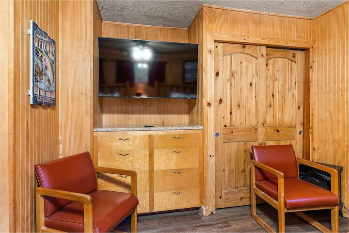 Room 43 of 153