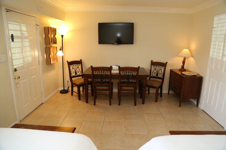 Room 6 of 70