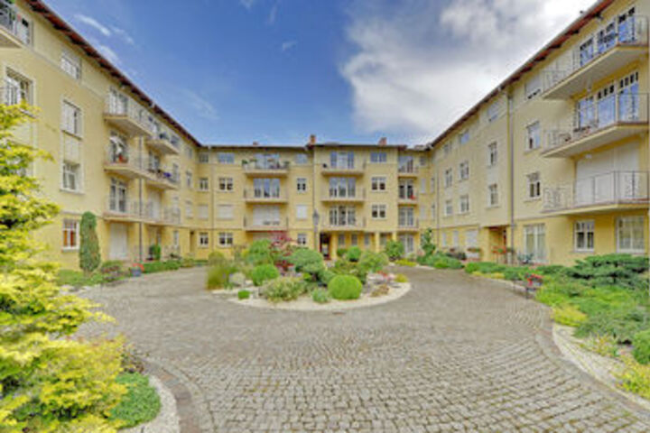 Hotel Exterior 26 of 135