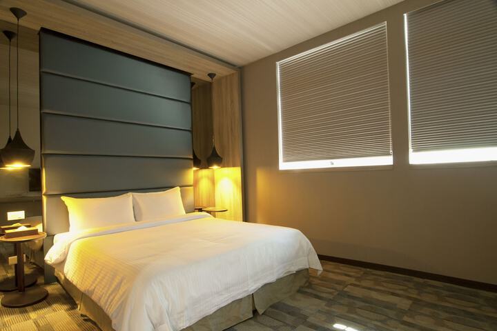 Room 12 of 203