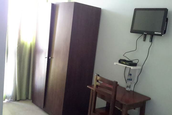 Room 9 of 30
