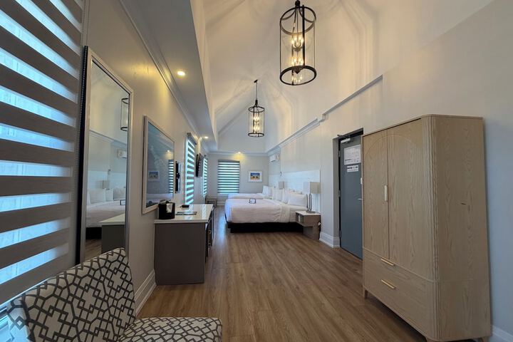 Room 73 of 116