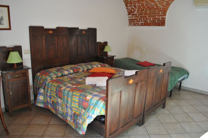 Room 14 of 33