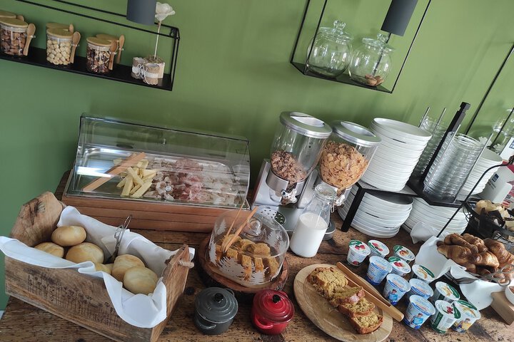 Breakfast/Coffee Service 99 of 152