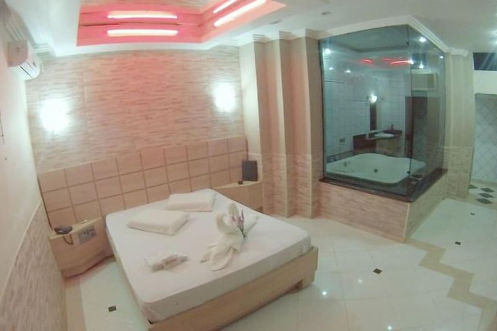 Room 3 of 63