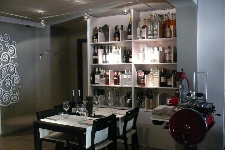 Dining 40 of 59