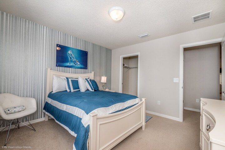 Room 8 of 55