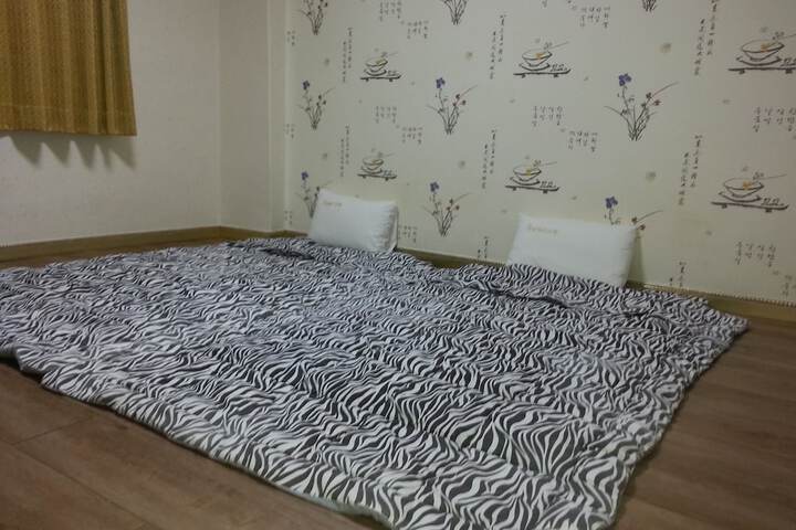 Room 12 of 31