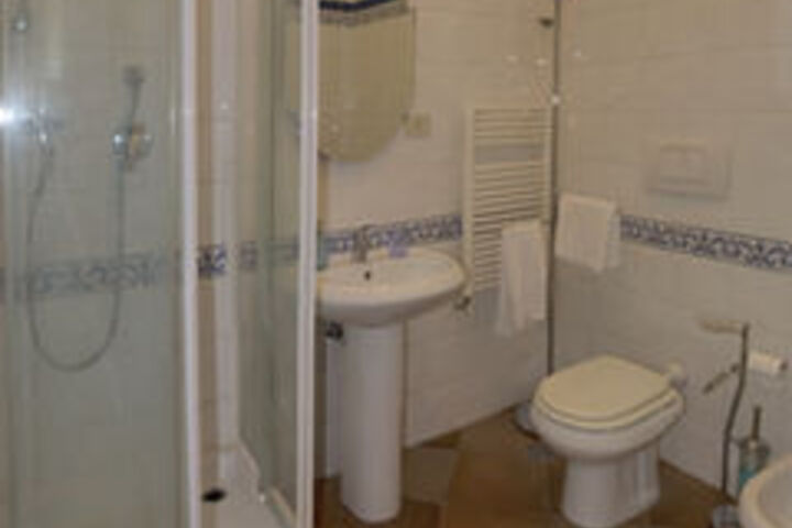 Room 2 of 11