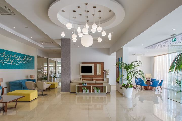 Guest Lobby