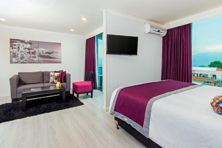 Room 28 of 67