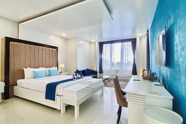 Room 10 of 51