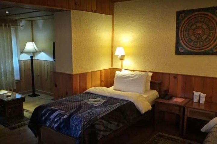 Room 5 of 25
