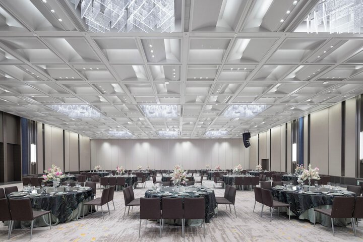 Ballroom/Hall 104 of 251