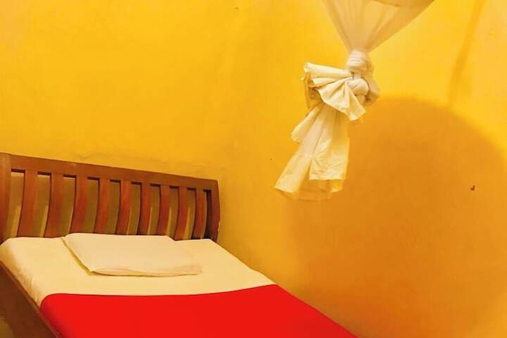 Room 8 of 11
