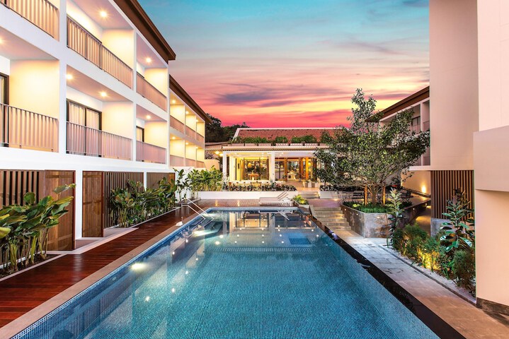 Pool 52 of 80