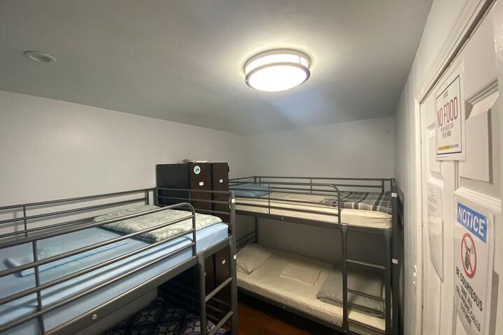 Room 21 of 60