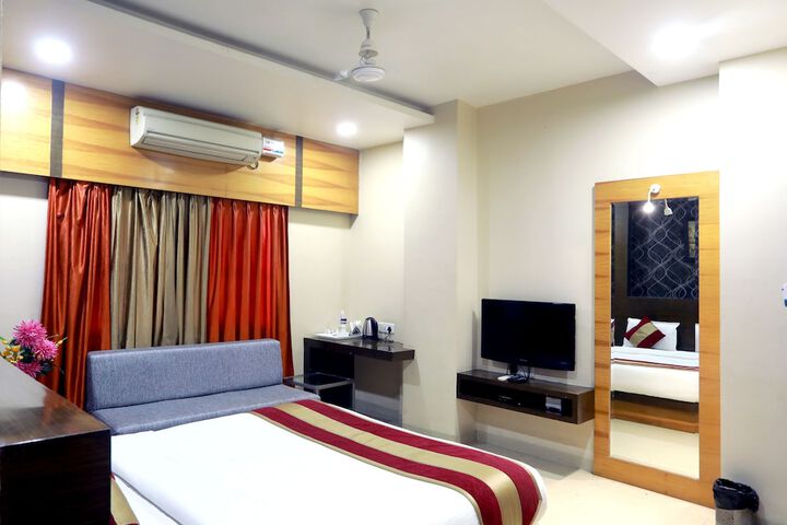 Room 10 of 31