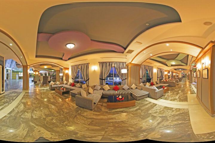 Room 42 of 170