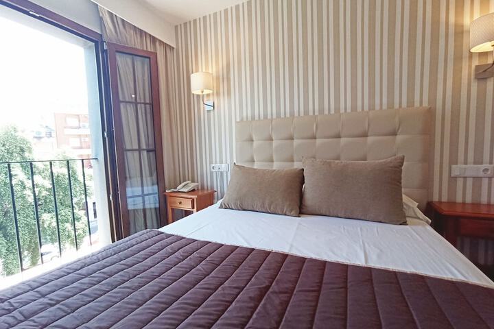 Room 9 of 52