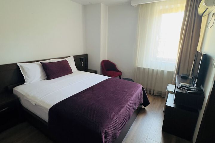 Room 21 of 40
