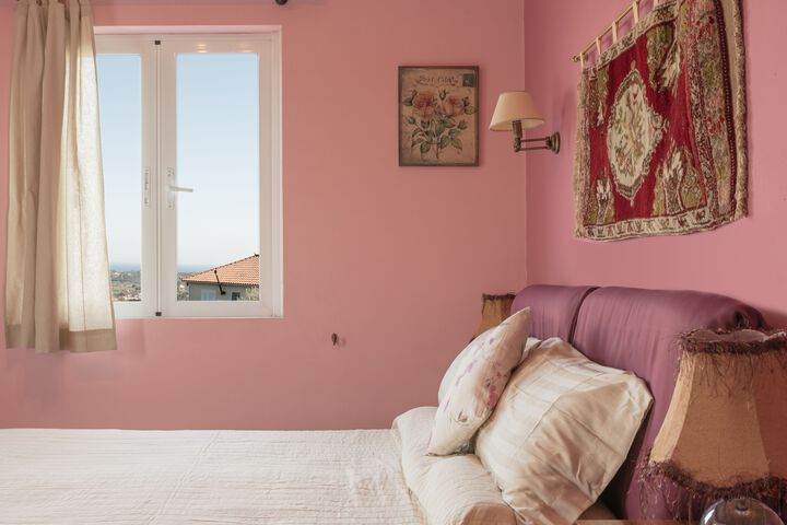 Room 16 of 18