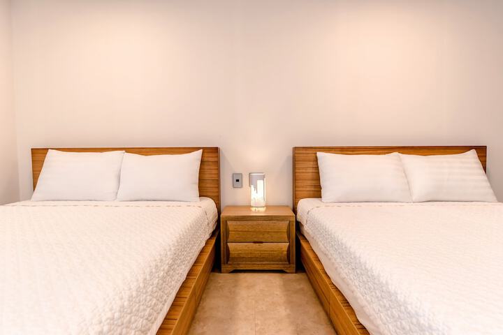 Room 9 of 173