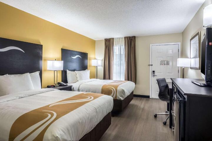 2 Double Beds (9 of 9)