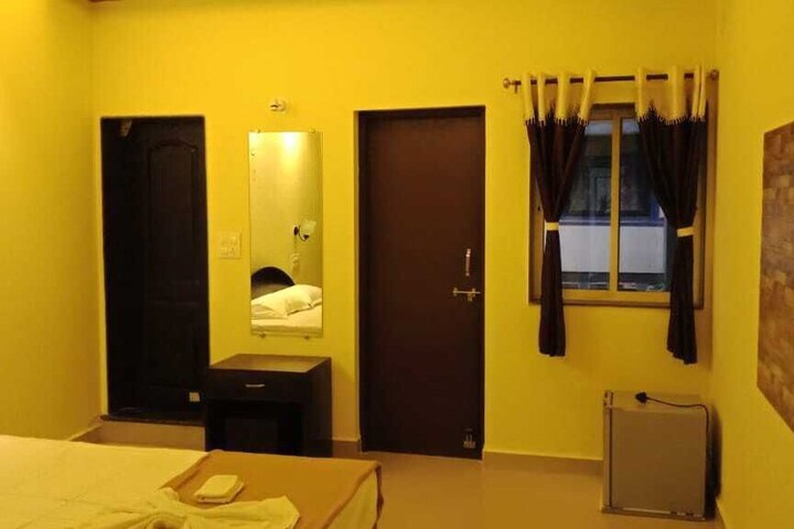 Room 6 of 144