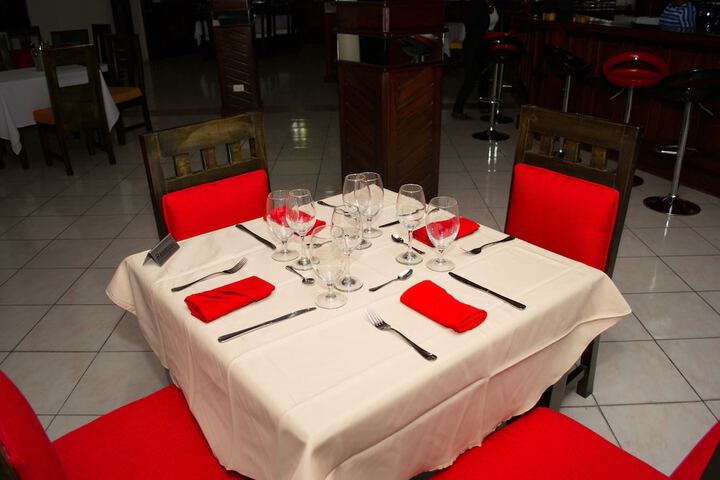 Dining 26 of 41