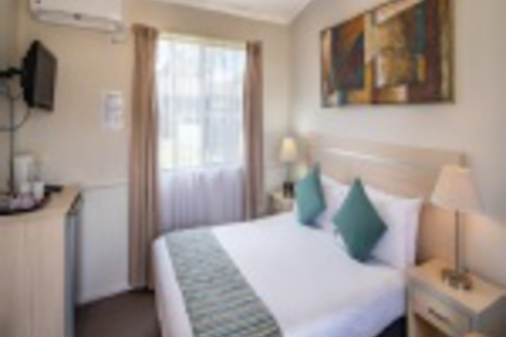 Room 372 of 611