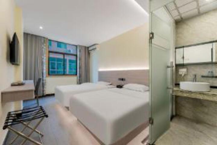 Room 6 of 6