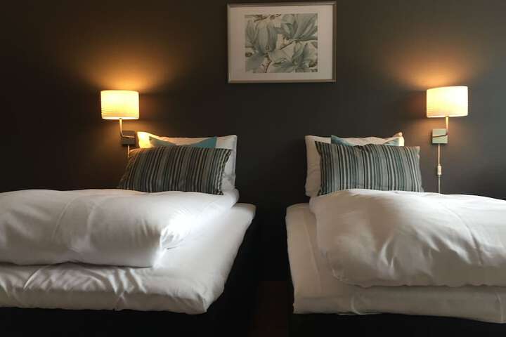 Room 11 of 38