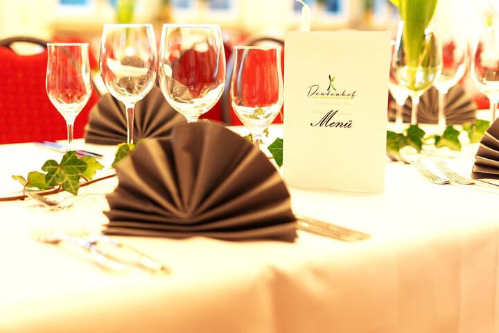 Dining 5 of 9