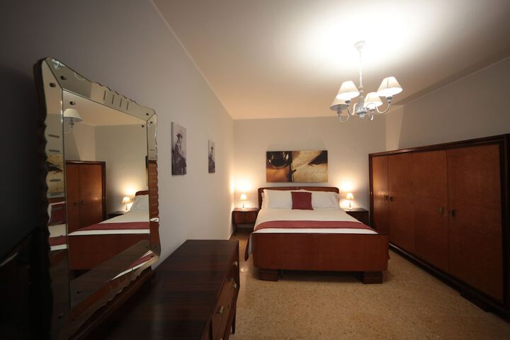 Room 10 of 10